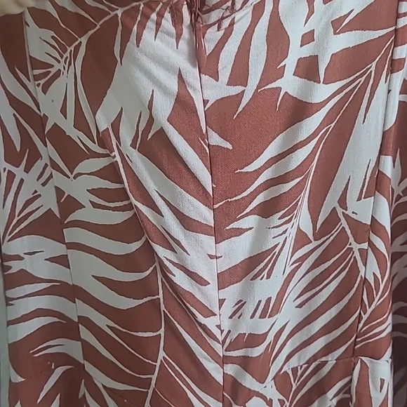 Derek Heart Red and White Leaf Print Jump Suit  Size M - Picture 8 of 9